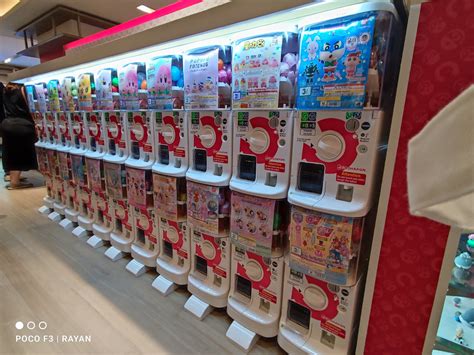 Philippine’s first Gashapon Bandai Official Shop is now open.